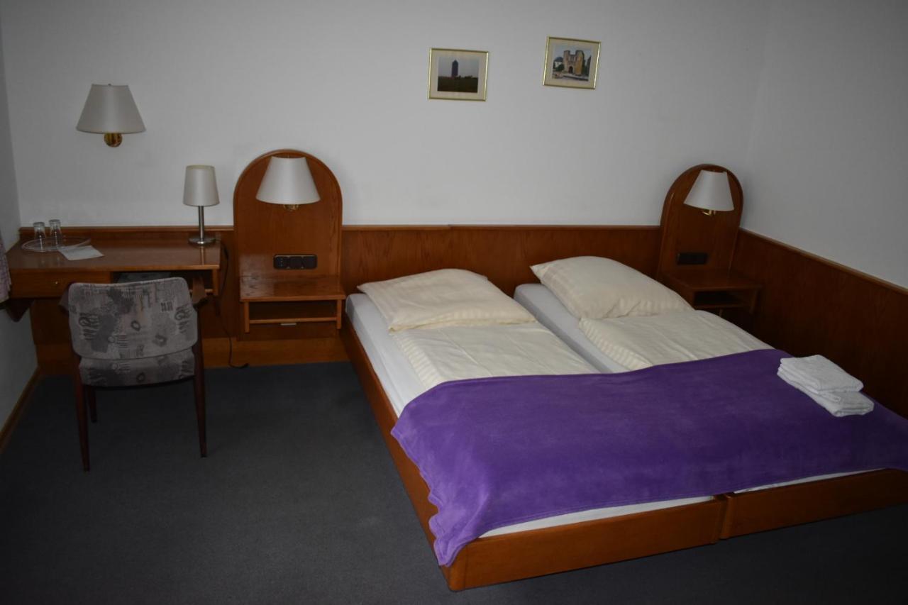 Hotel-Restaurant Theis-Muehle Biersdorf Buitenkant foto