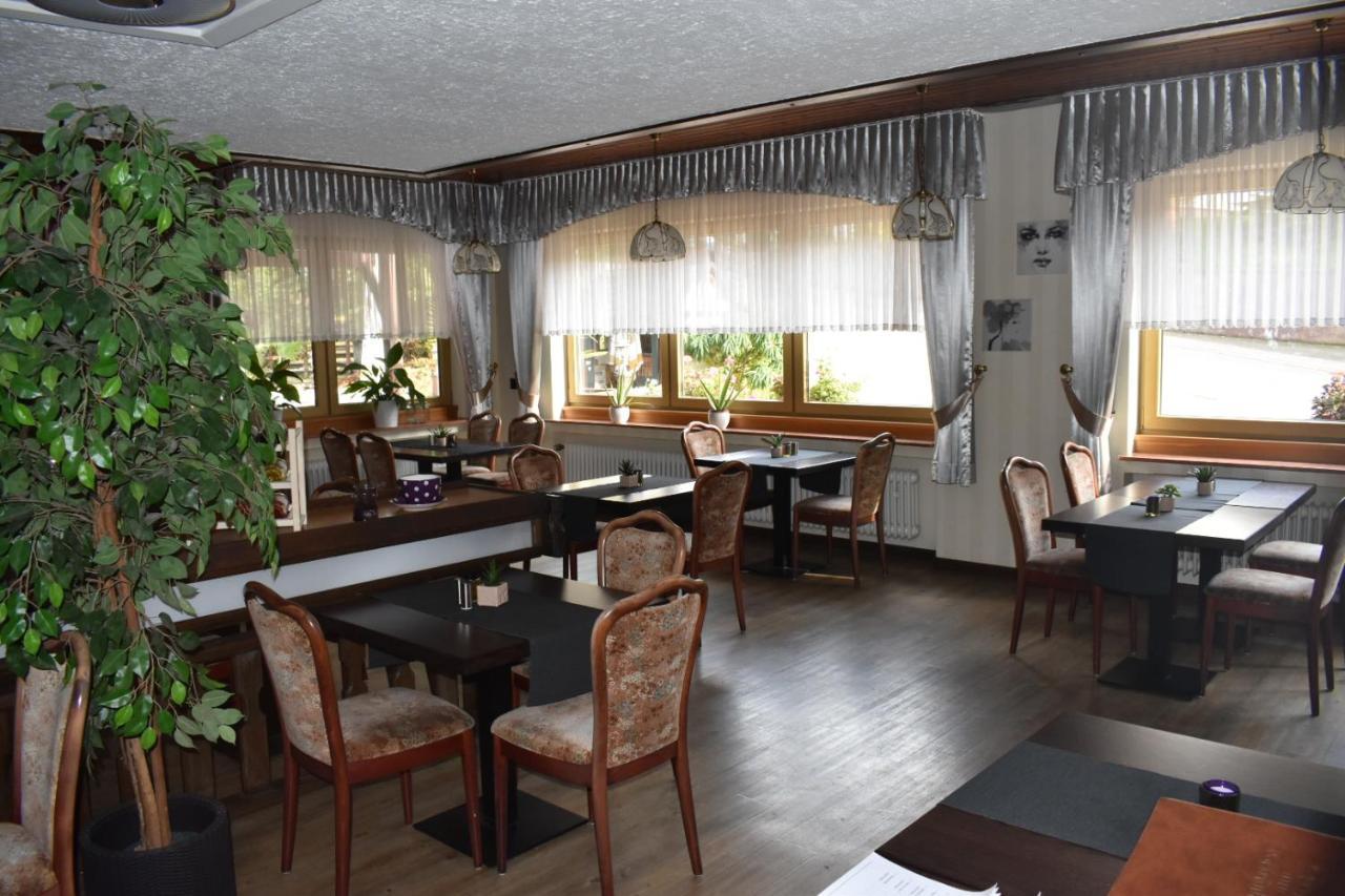 Hotel-Restaurant Theis-Muehle Biersdorf Buitenkant foto