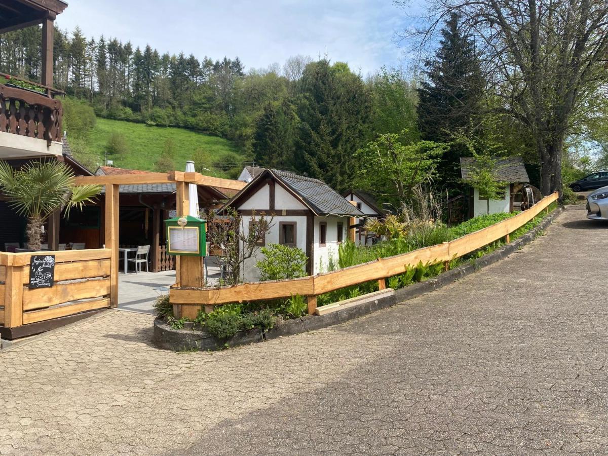 Hotel-Restaurant Theis-Muehle Biersdorf Buitenkant foto