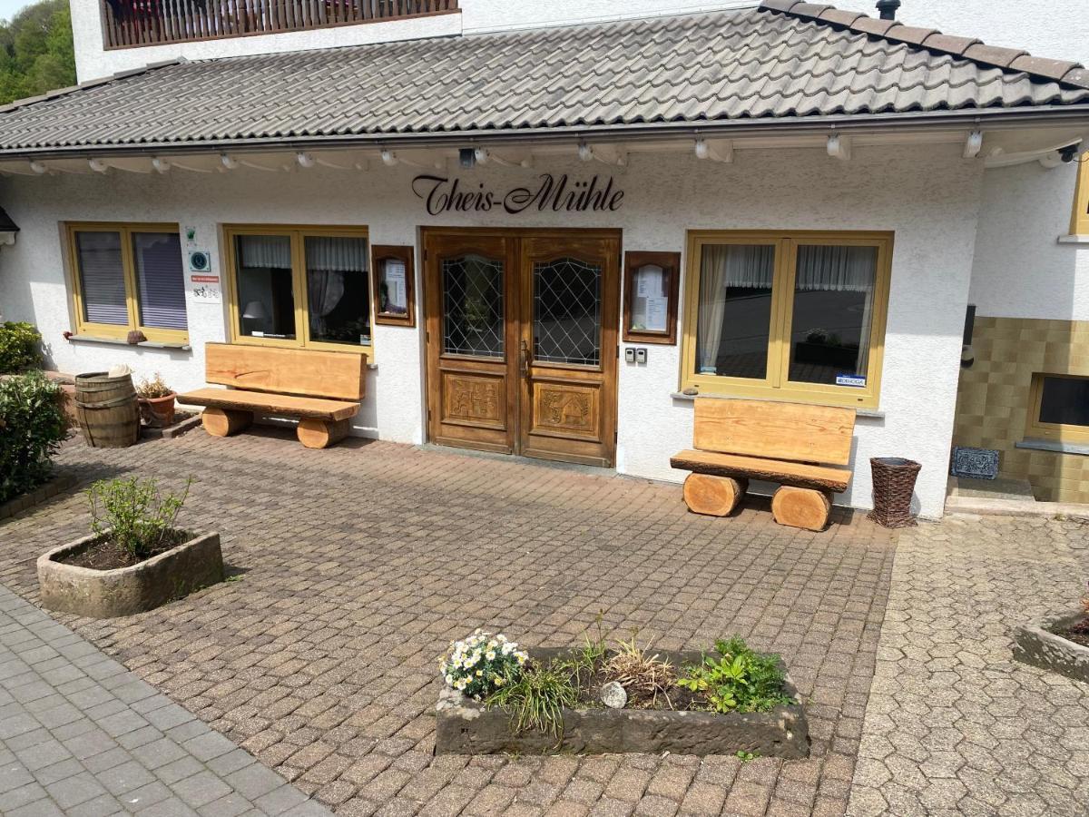 Hotel-Restaurant Theis-Muehle Biersdorf Buitenkant foto